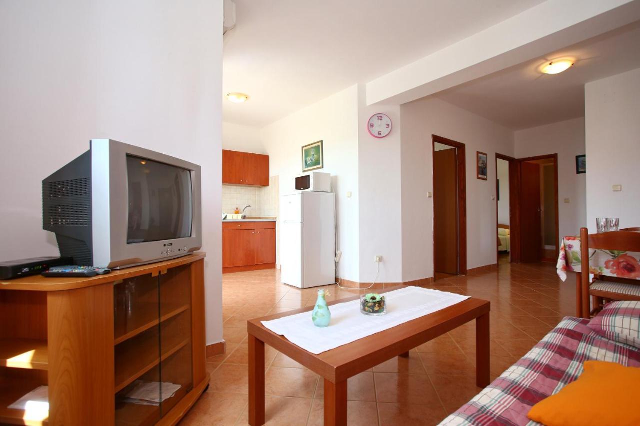 Apartments Vila Ana Seline Esterno foto